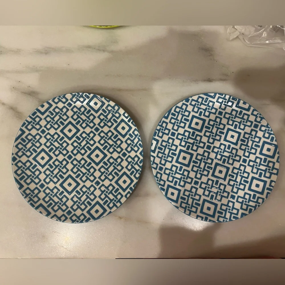 Blue Crate & Barrel Kate Spain Chase Luncheon Salad / Dessert 8.5 Inch Plates